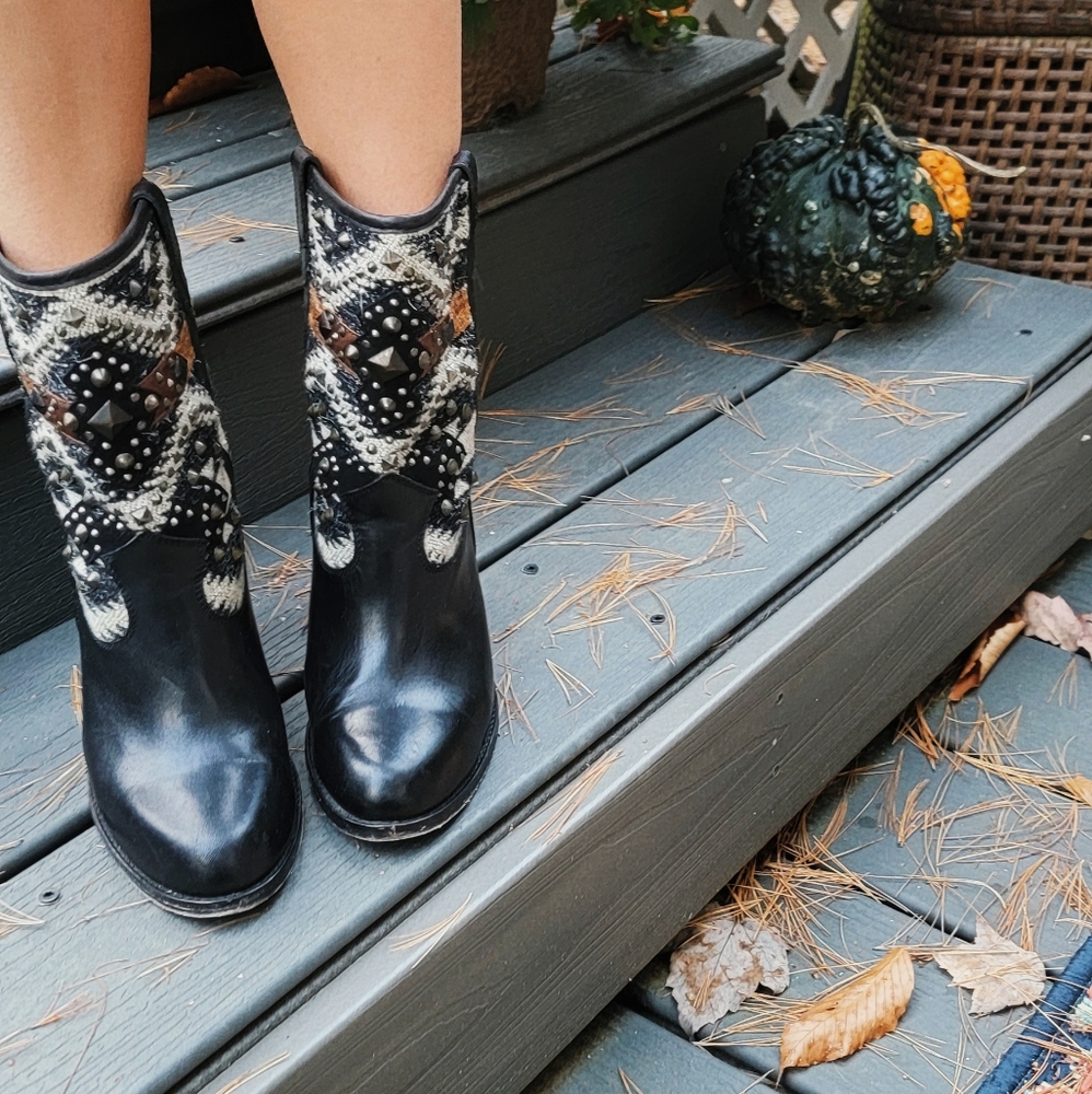 Frye Navajo Jenny Studded Heeled Boots - Picture 12 of 16